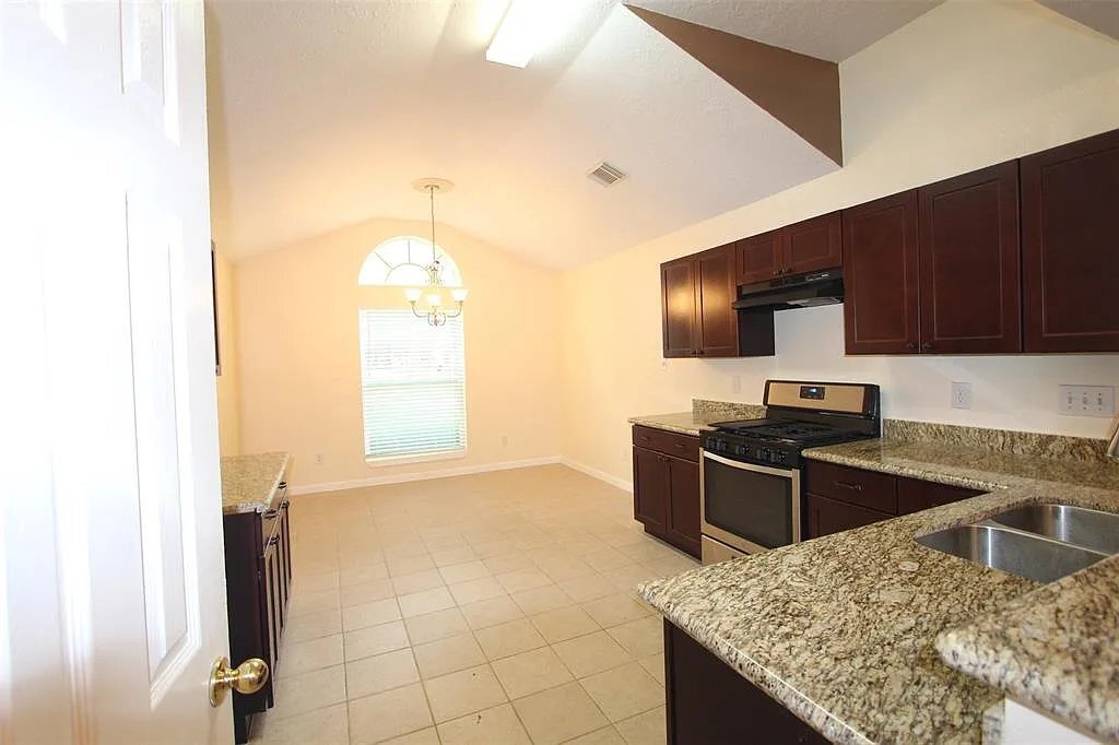 Building Photo - 22715 Bridgewater Dr