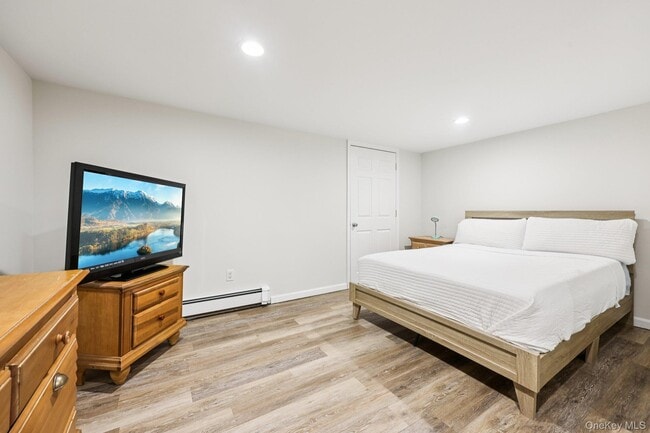 Building Photo - 6 Carol Ln