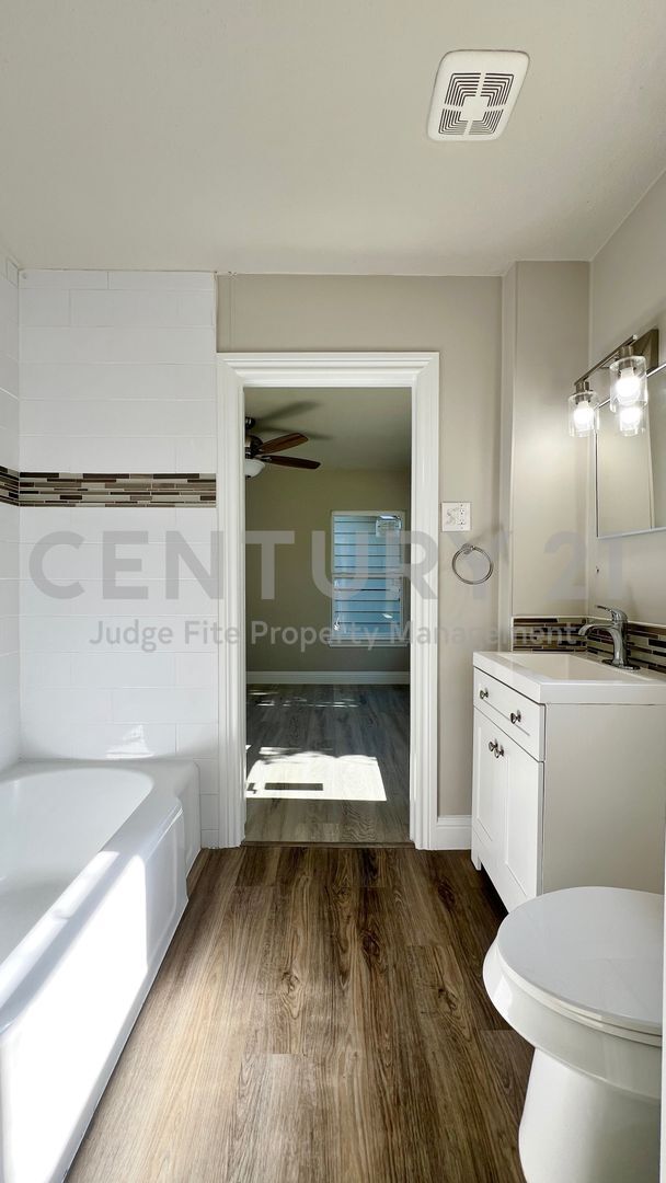 Building Photo - Charming 2/1 in Fort Worth For Rent!