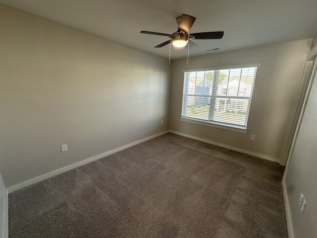 Building Photo - 1730 Frodo Wy