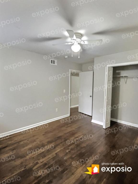 Building Photo - 1884 Center Ave