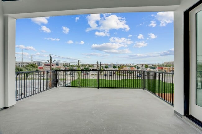 Building Photo - 6814 Hartland St