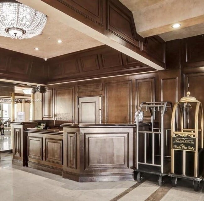 Building Photo - 2030 S Ocean Dr