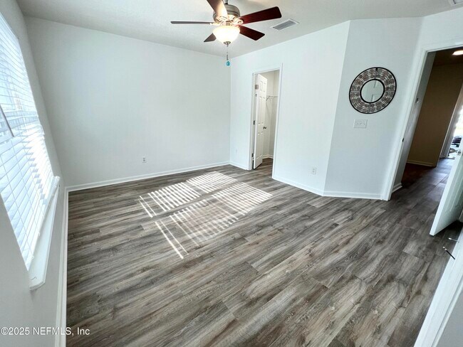 Building Photo - 469 Monet Ave