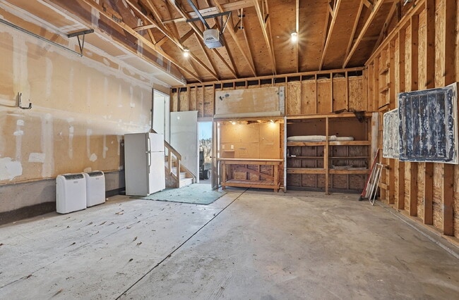 Building Photo - $2,145.95, 4-bed, 2-bath, located in Colorado Springs with WAIVED APPLICATION FEES