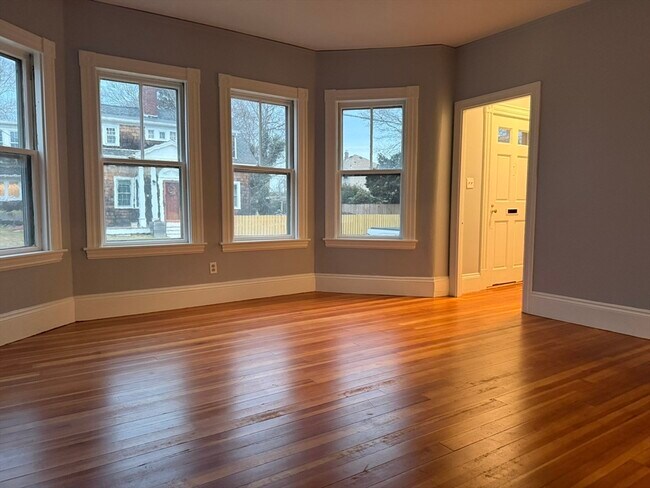 Building Photo - 5 Lothrop St