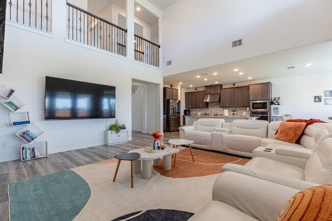 Building Photo - 2332 Giona Pl