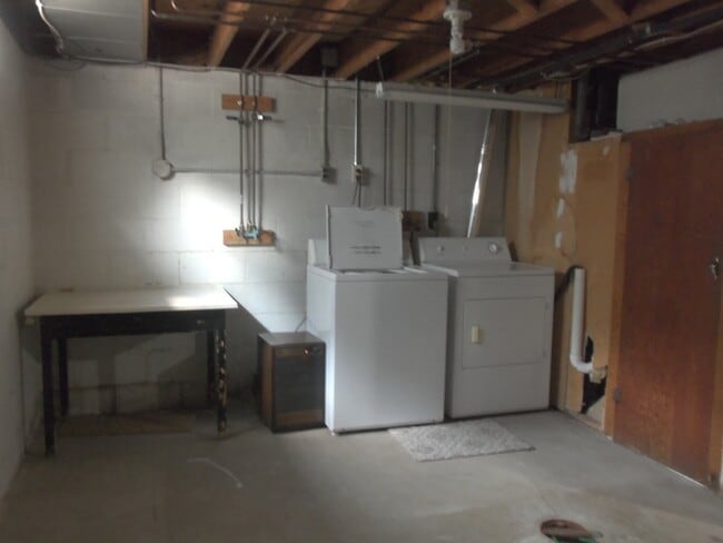 Building Photo - Engaging Cape Cod In An In-town Location!