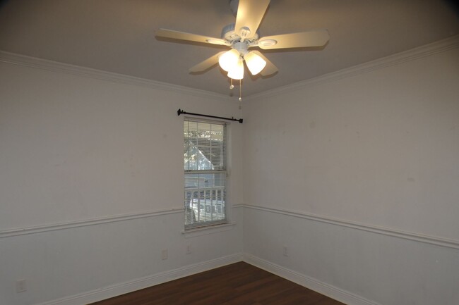 Building Photo - Great Duplex Available in Pensacola