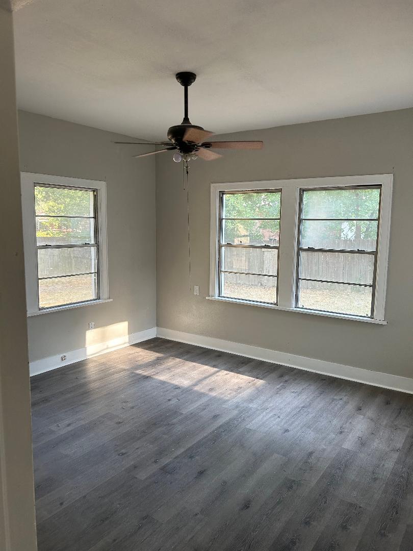 Building Photo - 616 Riverside Dr