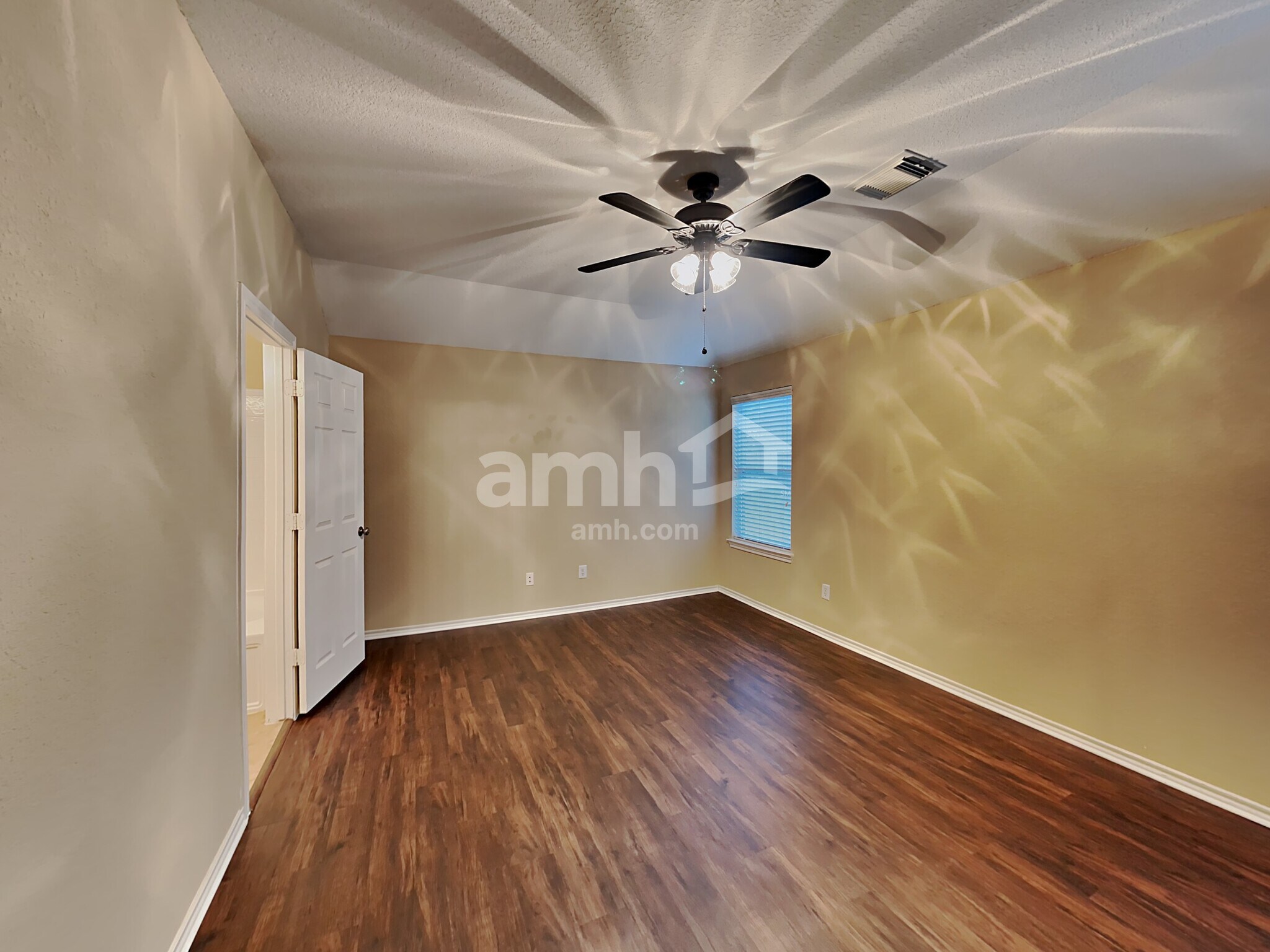 Building Photo - 9215 Birch Springs Dr