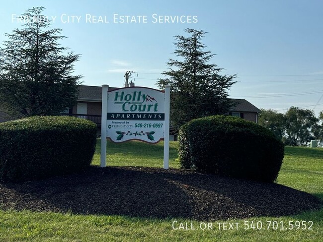 Primary Photo - 1E Holly Ct-