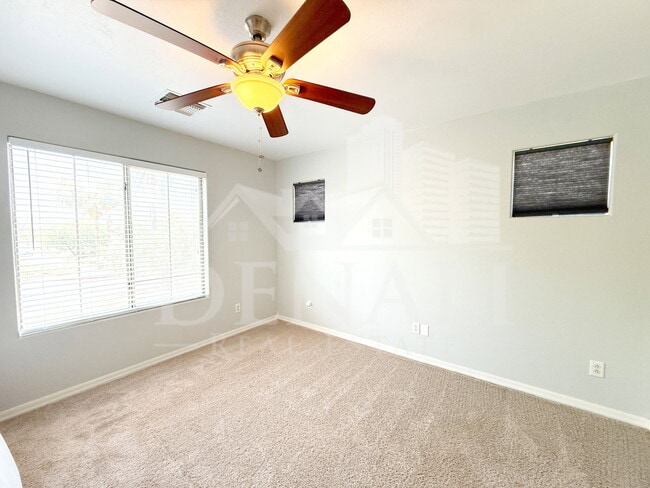 Building Photo - 3998 W Roundabout Cir