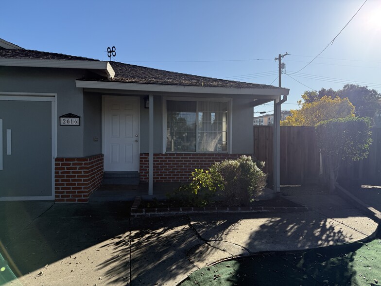 Building Photo - 2616 Kitsap Ct