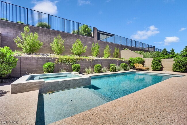 Building Photo - 265 Agnew St