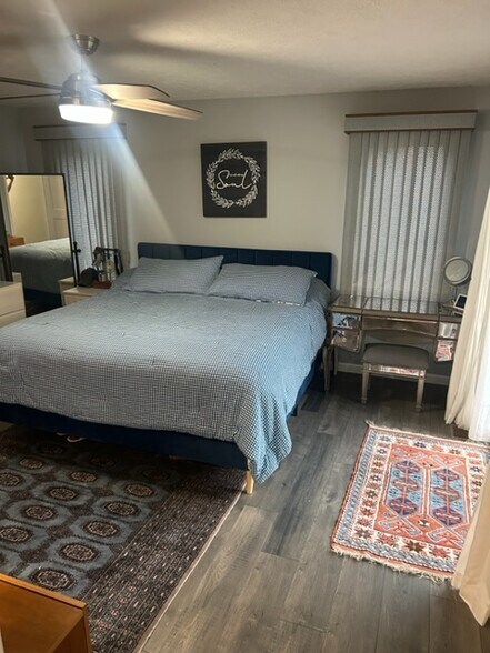 bedroom 2 - 2130 Hammond Pl E