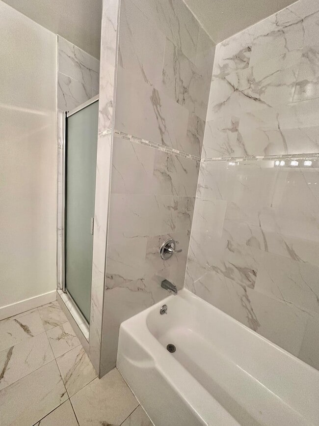 Building Photo - 7545 Hampton Ave