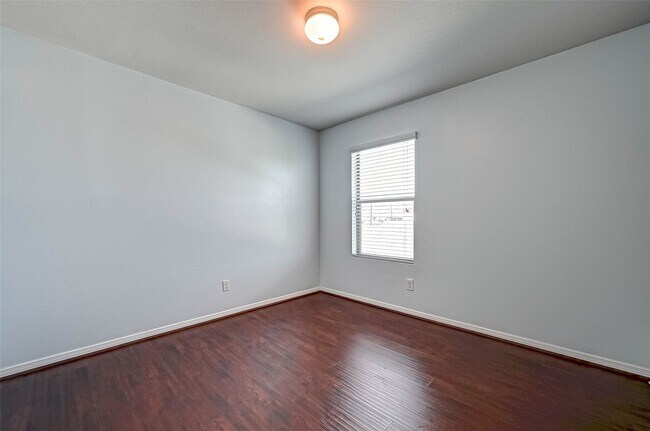 Building Photo - 1830 Artem Ct