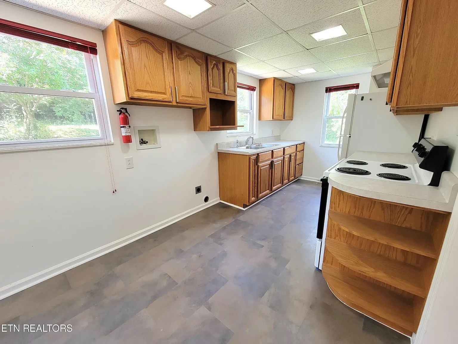 Building Photo - 111 Hoyt Ln