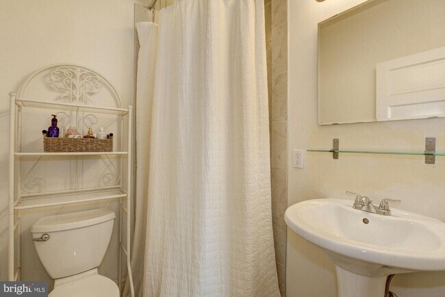 Building Photo - 4114 New Hampshire Ave NW