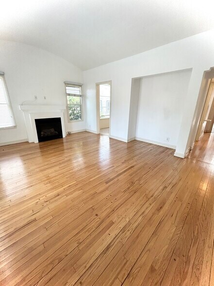 Living Room - 9952 Robbins Dr