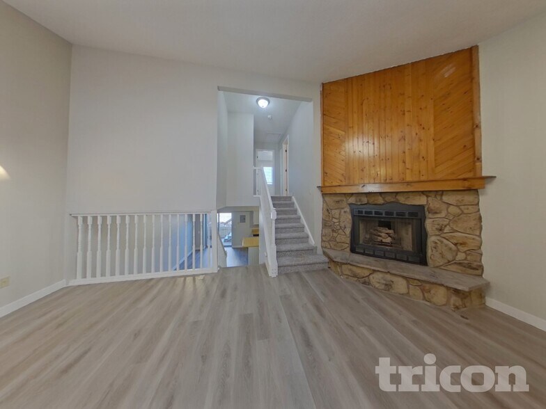 Building Photo - 2435 Shawnee Dr