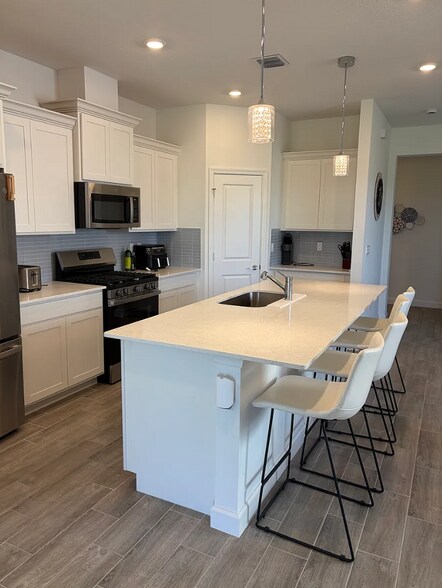 Building Photo - 1446 Tangled Orchard Trce