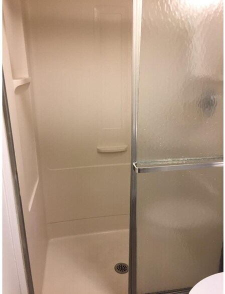 Building Photo - 1402 Huntingdon Mews