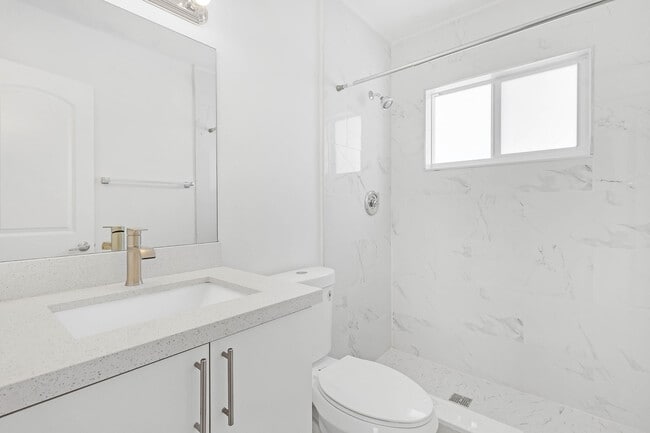 Building Photo - 330 W Camino Real