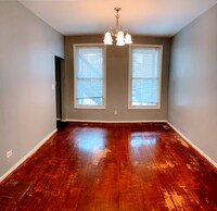 Building Photo - 2906 S Wells St