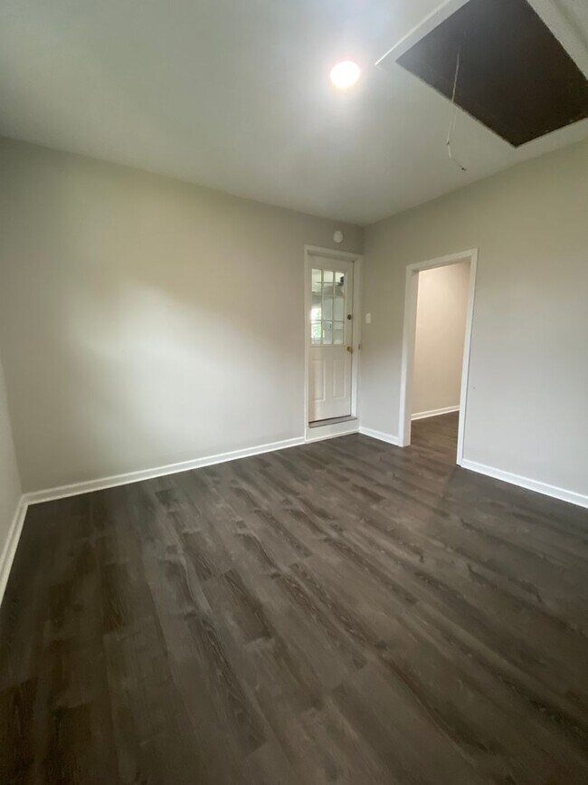 Building Photo - OCONEE COUNTY - Lovely 3 bedroom 2 bathroo...