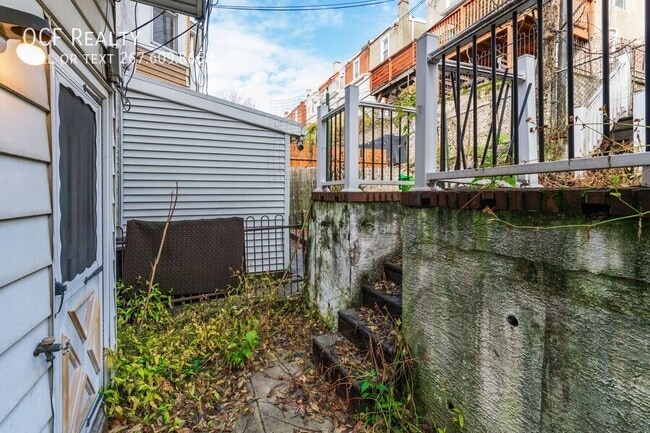 Building Photo - 3943 Terrace St