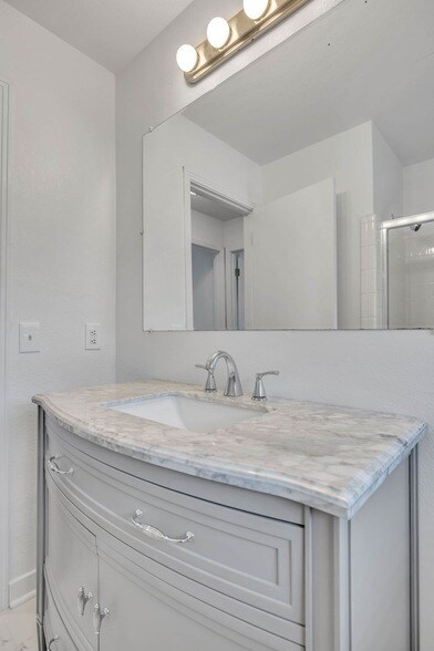 Building Photo - 108 Chiroc Rd