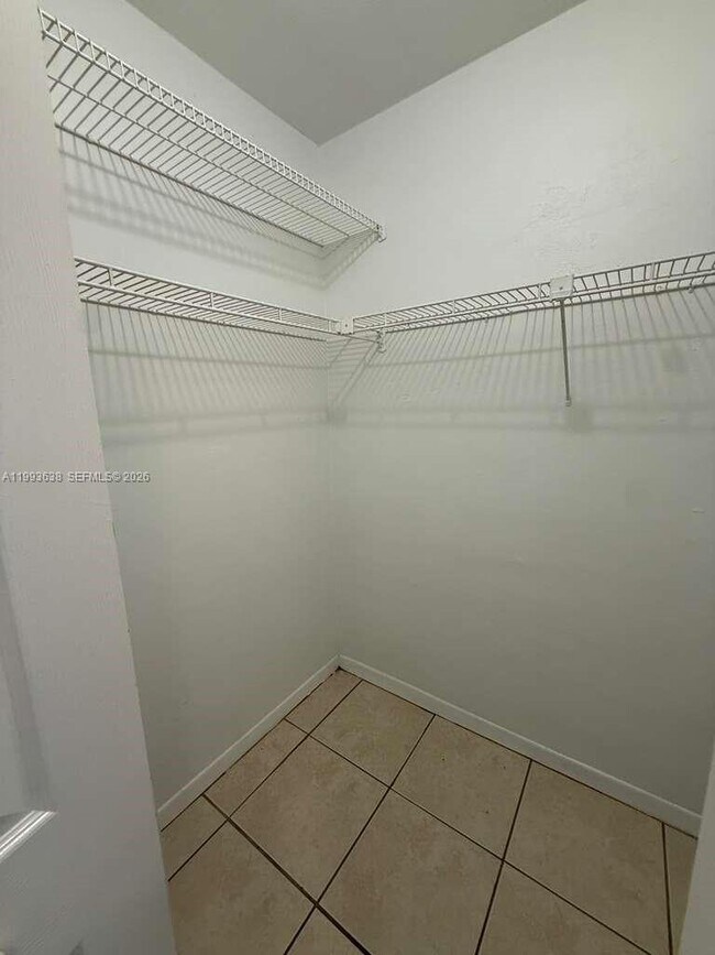 Building Photo - 606 S C St