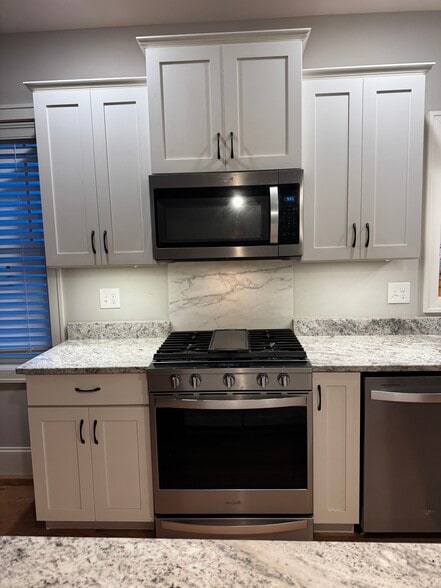 KItchen - 32 Abenaki Cir