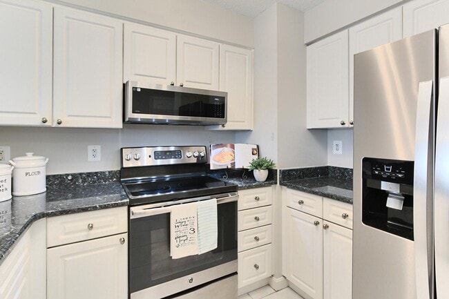 Building Photo - 2181 Jamieson Ave