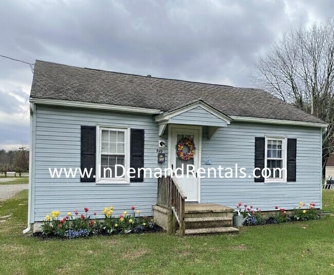 Building Photo - 325 Malaga Park Dr