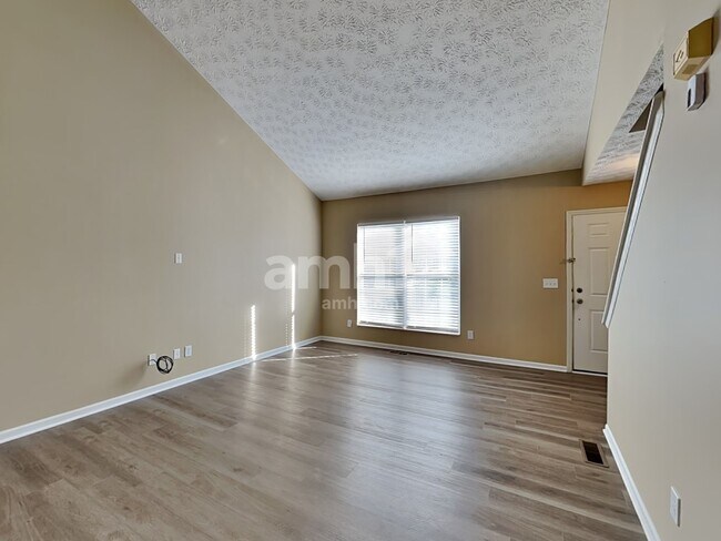 Building Photo - 509 Lake Front Dr