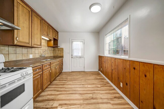 Building Photo - 654 Patterson-