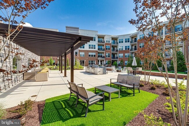 Building Photo - 10755 Fairgrounds Dr