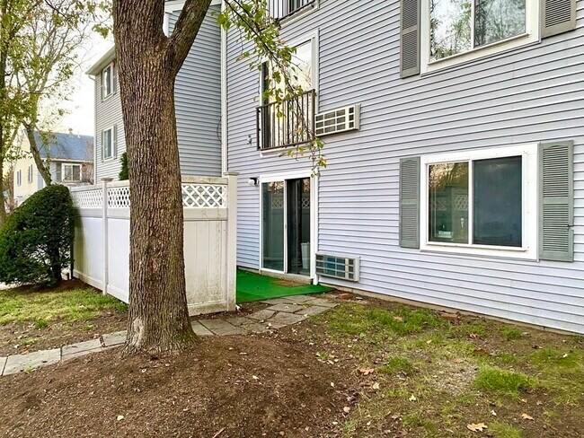 Building Photo - 3 Village Rock Ln