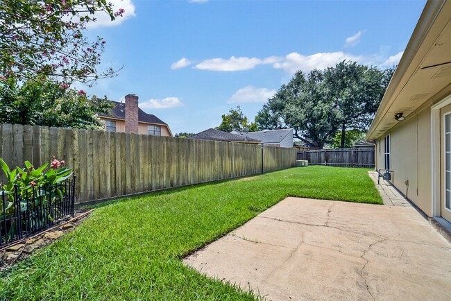 Building Photo - 12423 Olympia Dr