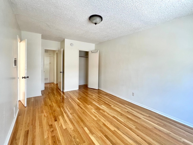 Bedroom - 1342 Yale St