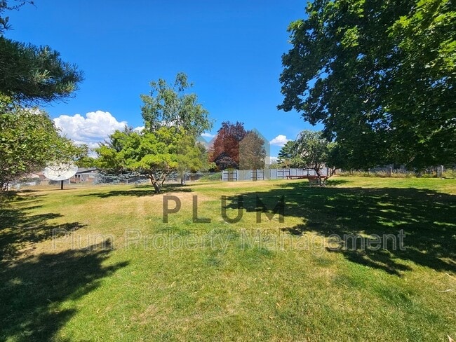 Building Photo - 2422 56th St