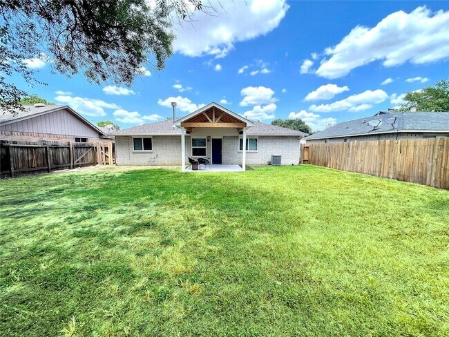 Building Photo - 18635 Andalusian Dr