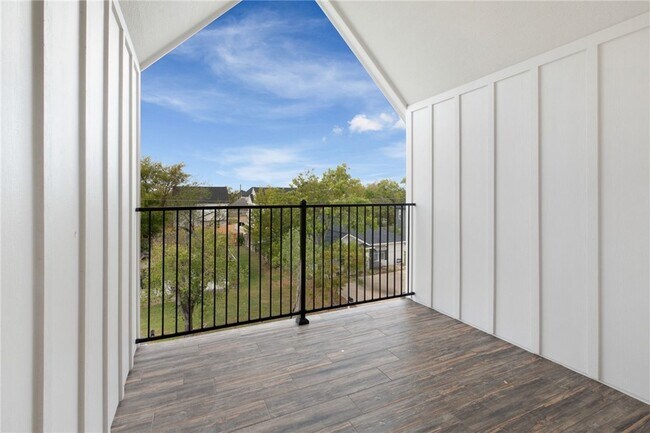 Building Photo - 228 Richards St