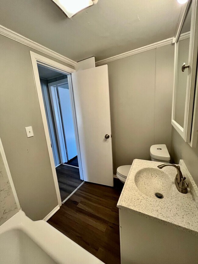 Building Photo - Spacious single family home in Independenc...
