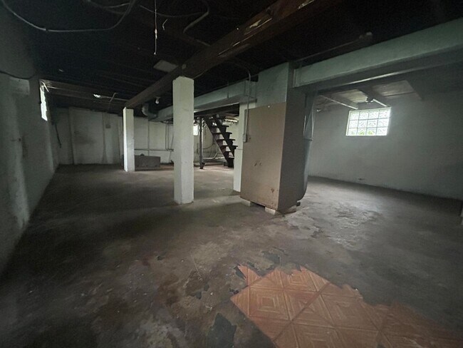 Building Photo - 3464 Pennsylvania St
