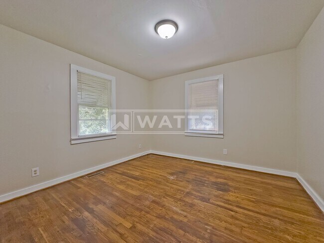 Building Photo - 3-Bedroom, 1-Bath Home in Forestdale