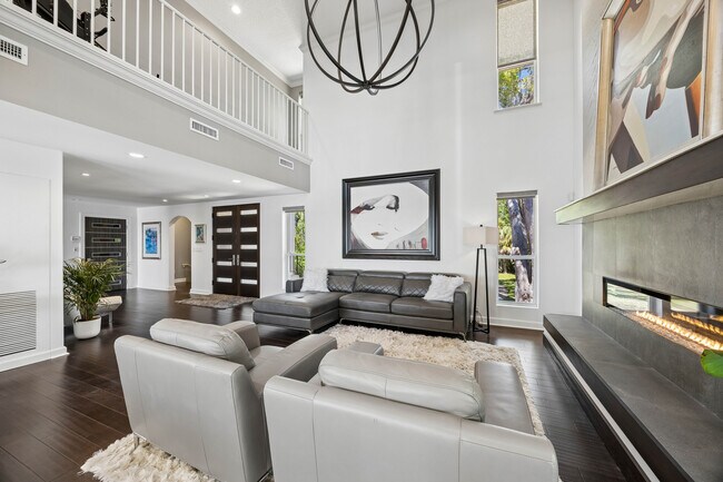 Building Photo - 14030 Mandarin Oaks Ln